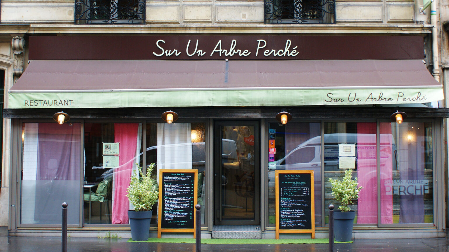 INFOS/RESERVATION – Sur Un Arbre Perché – Restaurant & Shiatsu – Paris